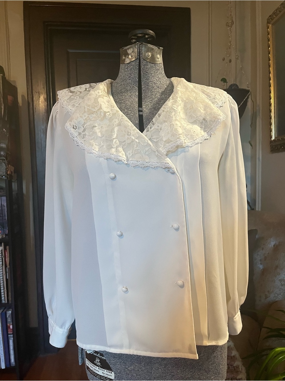Vintage Ivory Lace Collar Double-Breasted Blouse